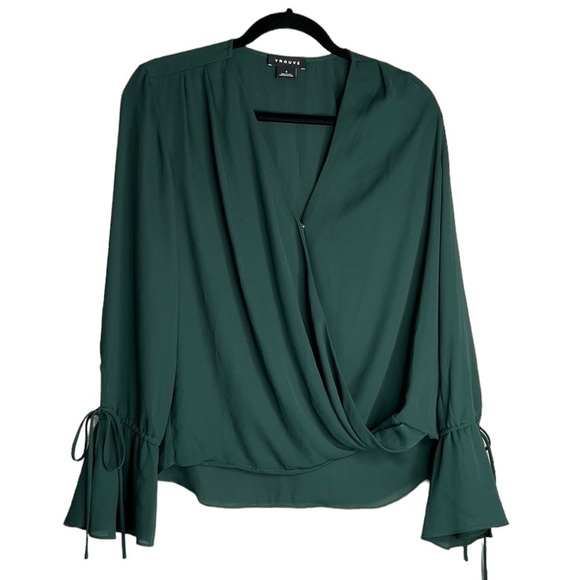 Trouve Green Flowy Sheer Boho V-Neck Top Size Small - Picture 1 of 6